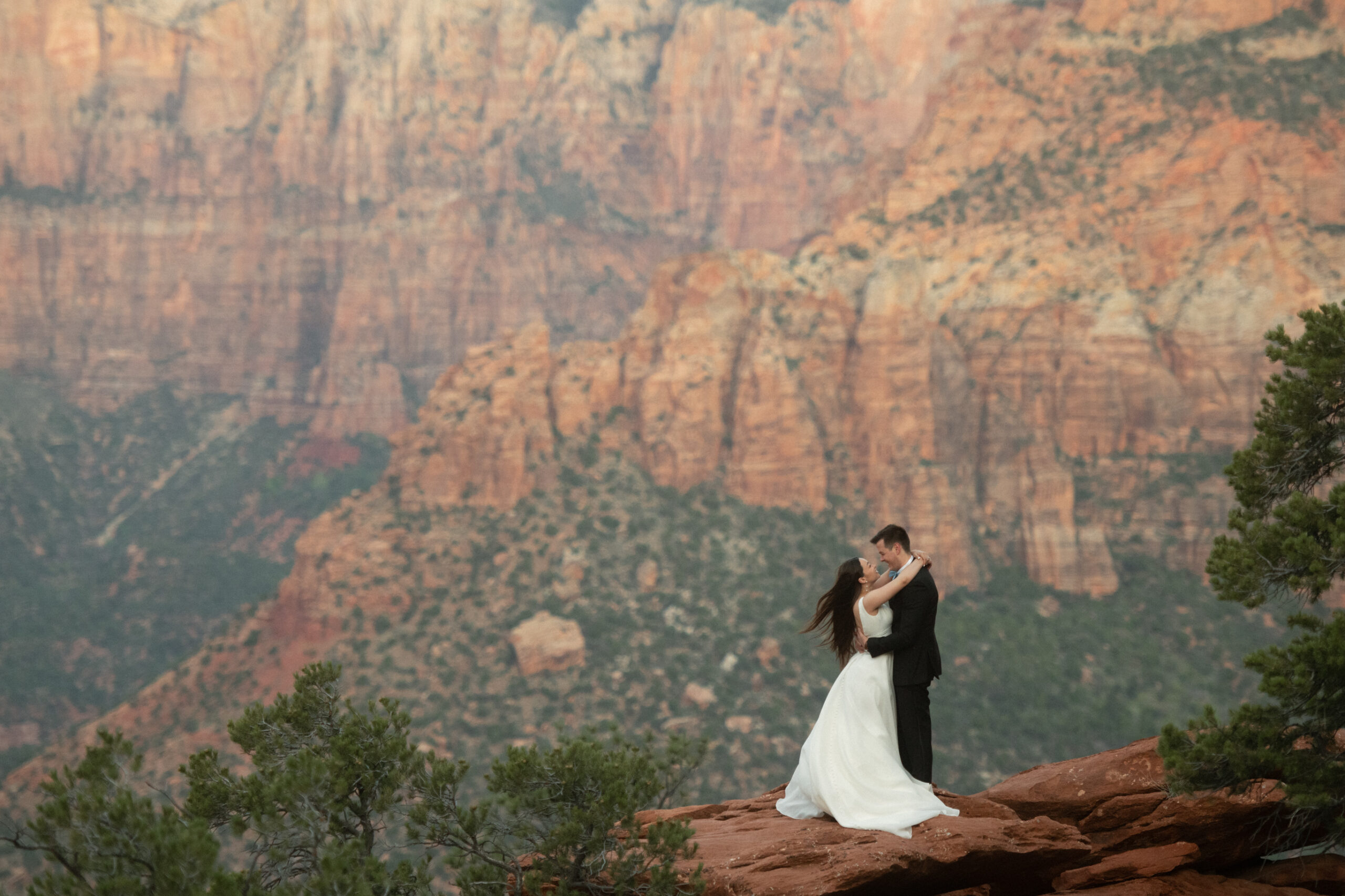 a wedding couple in Zion national park